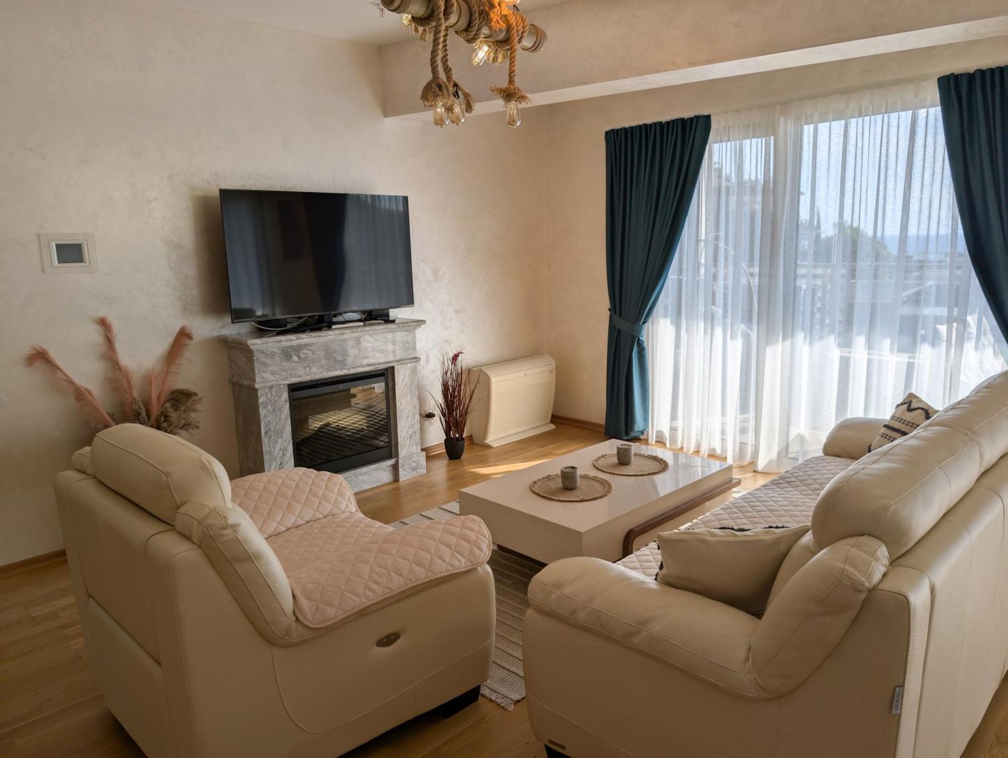 Lux Apartments Harmonia บุดวา ภายนอก รูปภาพ